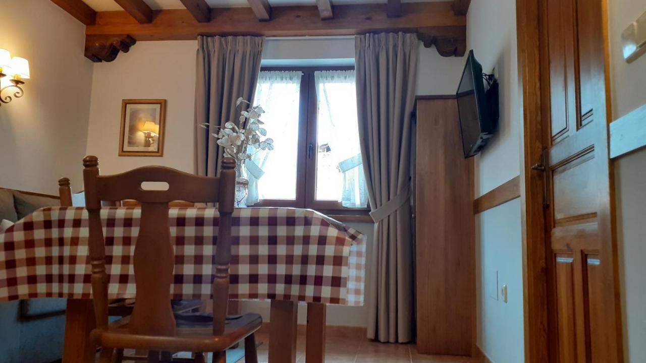 Apartamentos El Haya Cosgaya Eksteriør billede